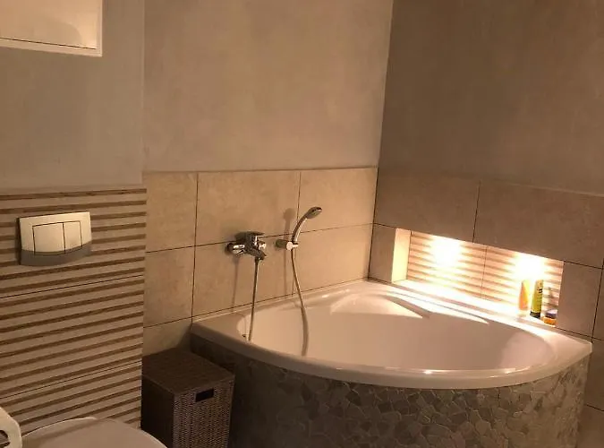 Klimatyczny Dom Kopaczowka Przytulna Miejscowka Z Kominkiem, Sauna I Ogrodem U Podnoza Gor Stolowych * 라트코프